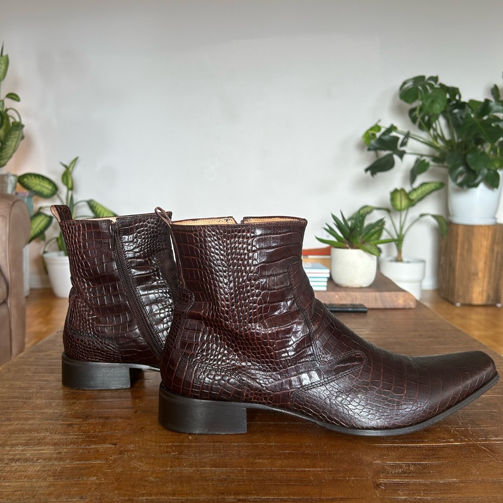 Men's Dark Brown Crocodile Pattern Western Boots